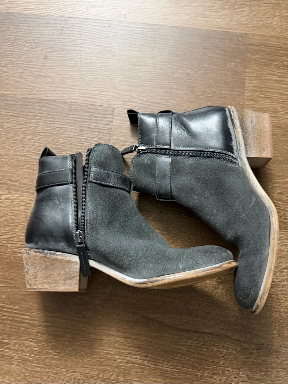 Roan Uma booties Suede & Leather Ankle Boots in Dark Gray 7
